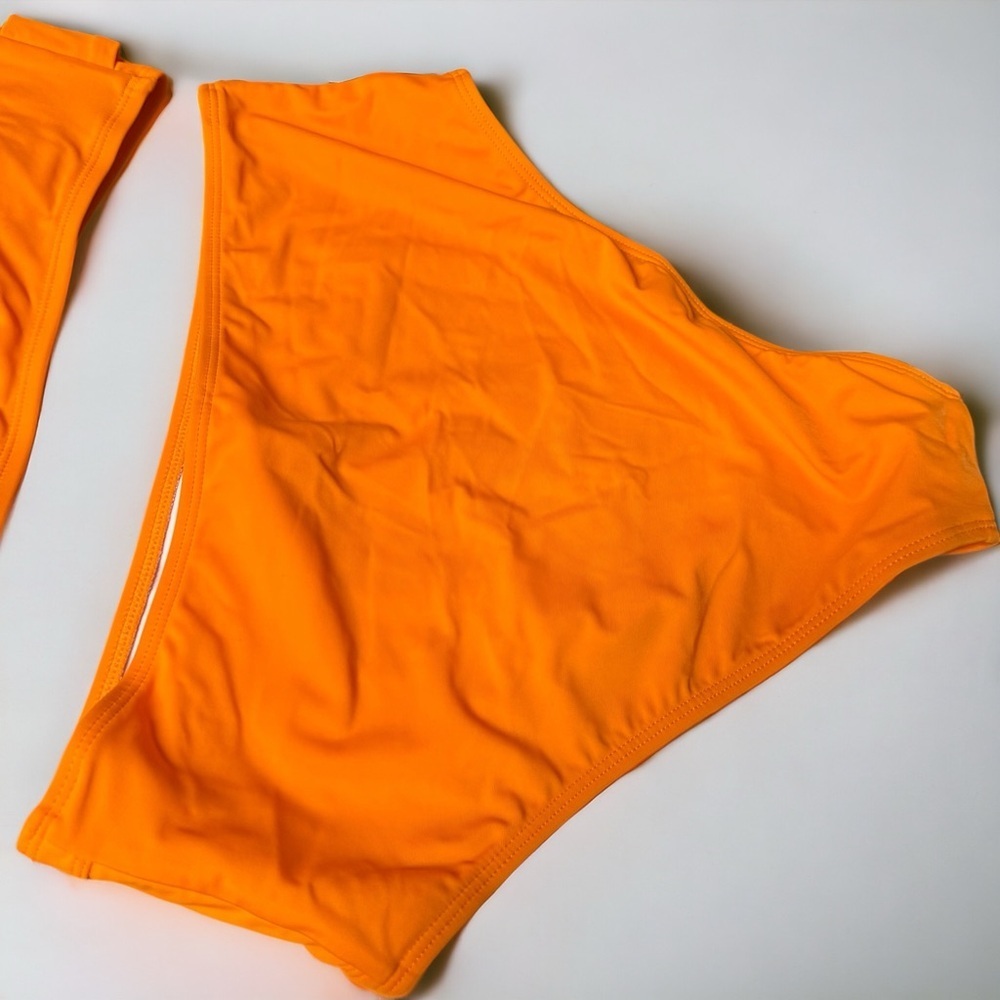 Ready for Sun! NWT CUPSHE Women's New High-Waisted Bikini Set - Medium | V-Neck - Picture 10 of 12